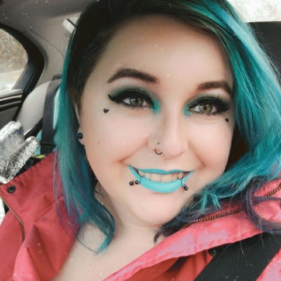 Meet your Posher, Cassandrah - Picture 8 of 15